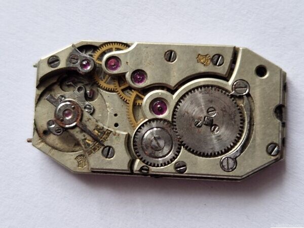 Vintage Geneva Seal Form Watch Movement 14.3 x 26.3mm – Project Movement