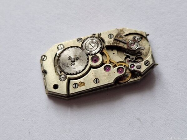 Vintage Geneva Seal Form Watch Movement 14.3 x 26.3mm – Project Movement