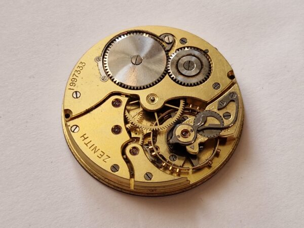 Antique Zenith 16 Size Pocket Watch Movement With Enamel Dial Circa 1915 – 40.3mm