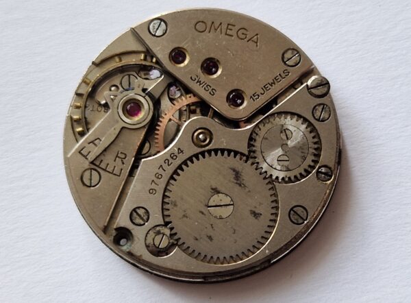 vintage Omega 30T2 watch movement 1939