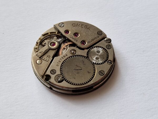 vintage Omega 30T2 watch movement 1939